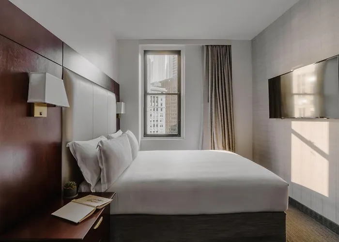 Club Quarters Wacker At Michigan, Hotel