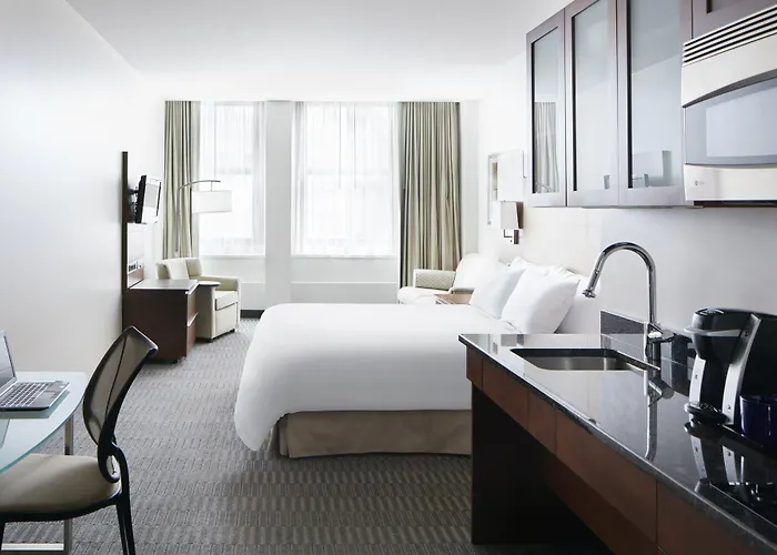 Hotel Club Quarters Wacker At Michigan,