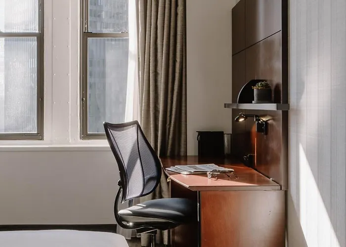 Club Quarters Wacker At Michigan, Hotel